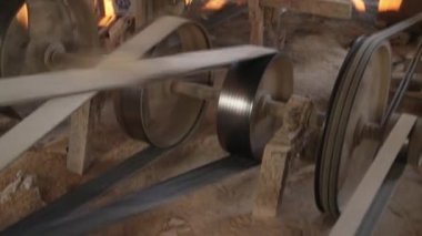 Birden çok makaralar ve kemer Asya'da pirinç fabrikası, yüksek açı çekim
