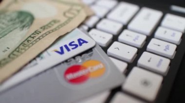 e-ticaret - kredi kartları ve nakit kamera ilerler klavye