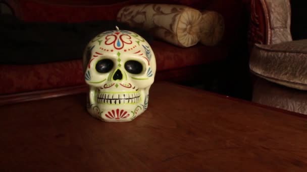 DOLLY MOVE AVEC LE SKULL : Dolly vers le crâne, tenir, continuer 