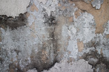 Sıva ve siyah kalıp eksik olan eski sömürge duvar Asya