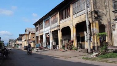 Fransız Sömürge: Bisiklet Asya ekmek satıcı Ws Fransız Sömürge binaları