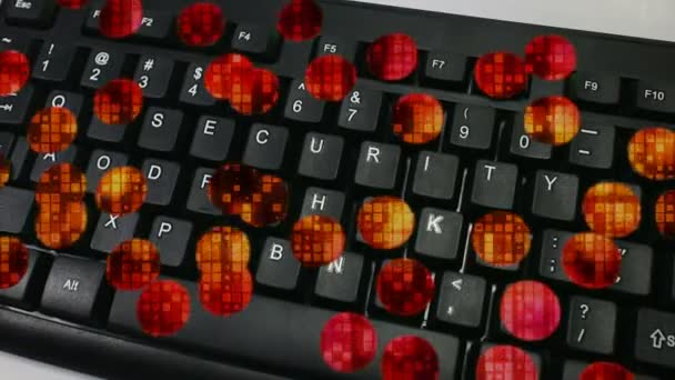 ' To bezpečnost '-střední dolly přesunout klávesnici s oranžovou tech pozadí — Stock video