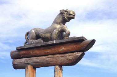 Geleneksel Moğol kabilelerinin bronz canavarları