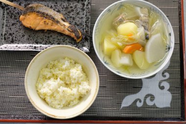 Lokantada öğle yemeği