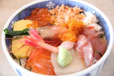 Restoranda servis edilen deniz ürünleri.