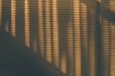 Duvardaki ışık ışınları 