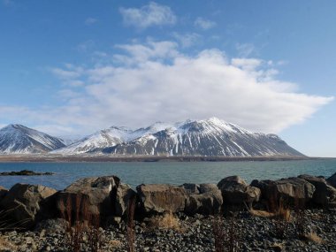 İzlanda 'daki dağ manzarası