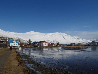 İzlanda 'daki dağ manzarası