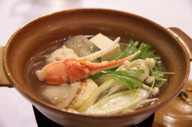 Tabaktaki çorbayı yakın.