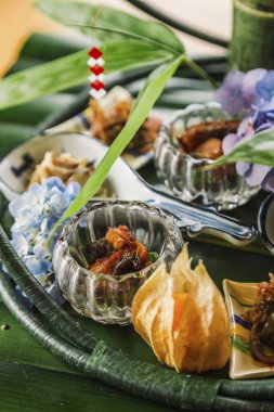 Lokantada lezzetli tatlılar 