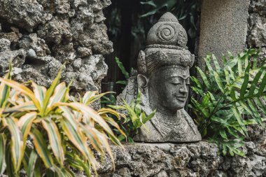 Budizm heykeli, yaklaşın. 