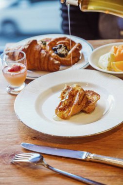 Lokantada lezzetli tatlılar 