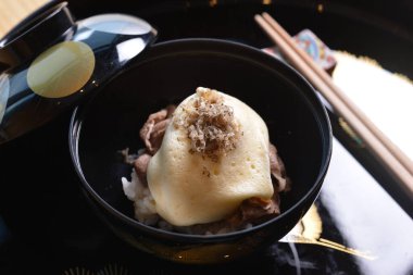 Lokantada öğle yemeği