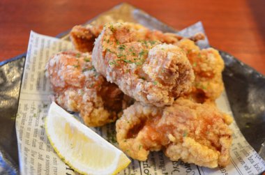 Tabaktaki eti yakın.