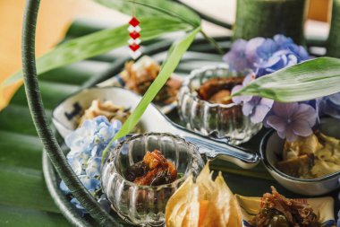 Tabakta lezzetli tatlılar 