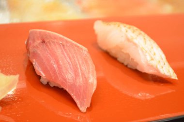 Restoranda servis edilen deniz ürünleri.