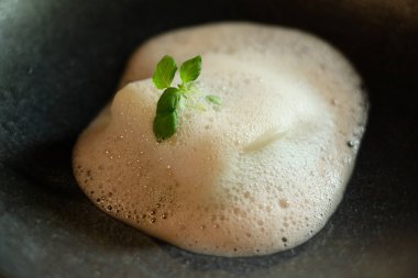 Yeşil yapraklara yakın çekim