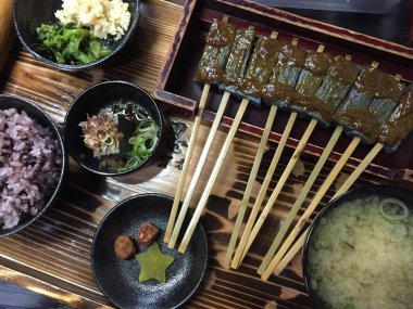 Lokantada öğle yemeği