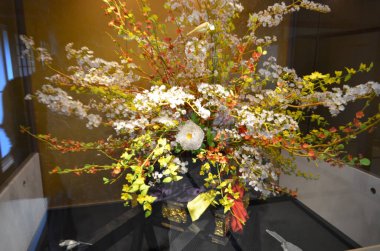 Çiçekleri kapatın. 