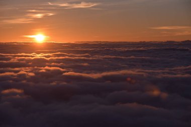 Tayvan 'da gün batımında bulutlar