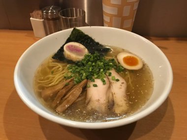 Tabaktaki çorbayı yakın.