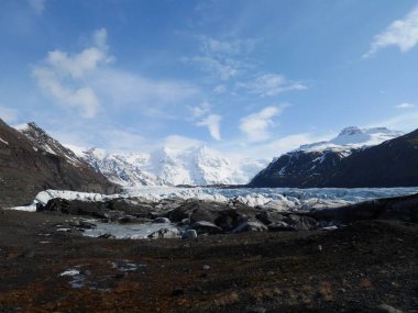 İzlanda 'daki dağ manzarası