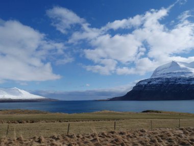 İzlanda 'daki dağ manzarası