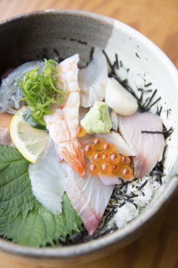 Restoranda servis edilen deniz ürünleri.