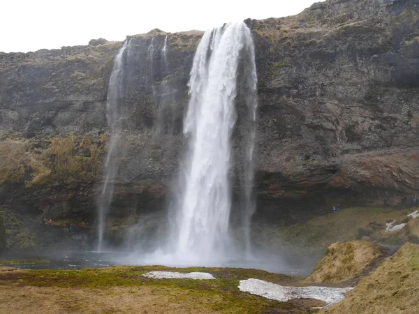 Cachoeira Montanha Islândia — Fotografia de Stock