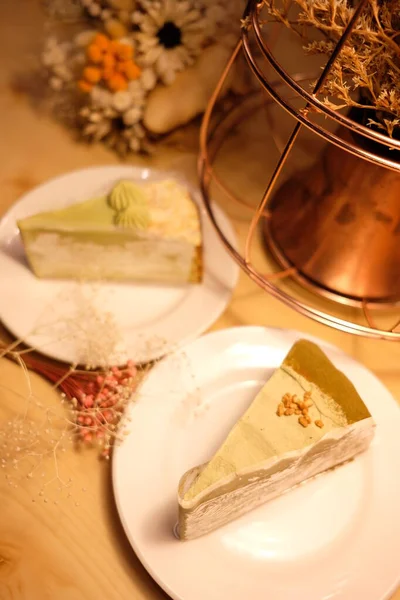 Смачний Десерт Тарілці — стокове фото
