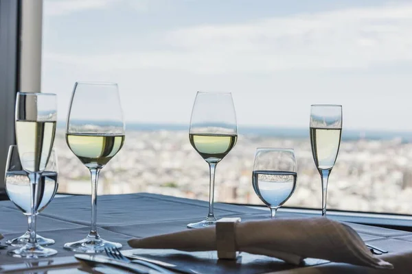 Champagne Glasses Window — Stock Photo, Image