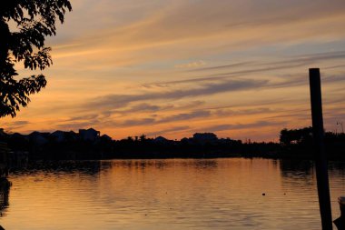 Vietnam 'da günbatımında doğa