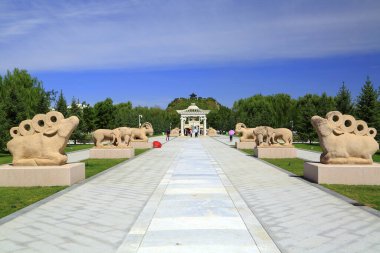 İç Moğolistan, Çin 'deki heykeller