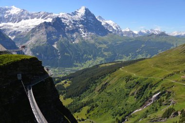 İsviçre 'deki dağ manzarası