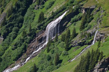İsviçre 'deki dağ manzarası