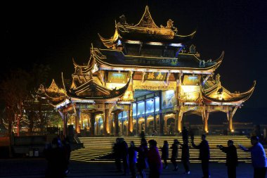 Çin, Sichuan 'daki antik şehir kapısı