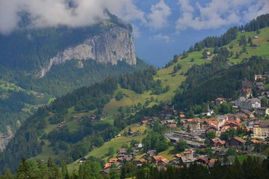 İsviçre 'deki dağ manzarası