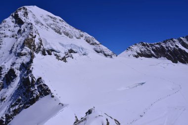 İsviçre 'deki dağ manzarası