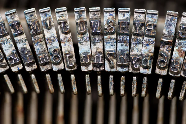 Gros plan sur les anciennes lettres de machines à écrire vintage . — Photo