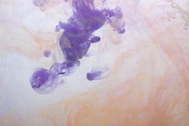 Su beyaz zemin üzerine akrilik boya soyut sıçrama