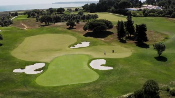 Vista Aérea Clube Golfe Num Dia Ensolarado Portugal Ele Mostra — Vídeo de Stock