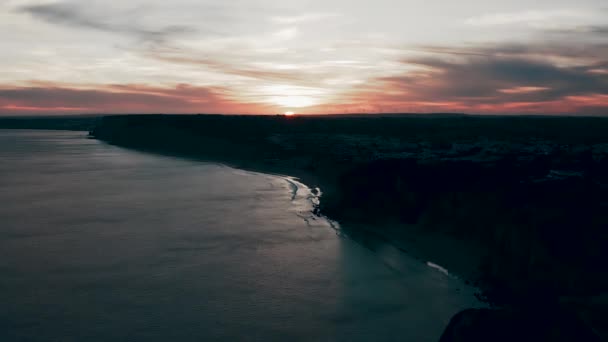 Съемка Заката Высоты Птичьего Полета Захватывающим Видом Побережье Ponta Piedade — стоковое видео