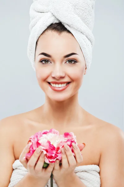 Cute girl holding flower — Stock Photo, Image