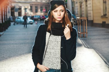 Brown ile güzel kız