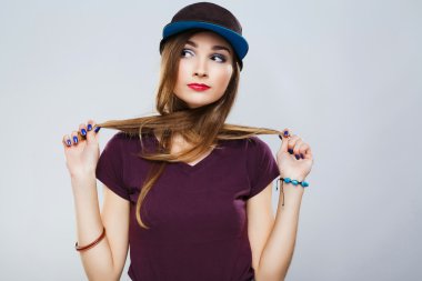 Kırmızı dudaklar ile güzel kız