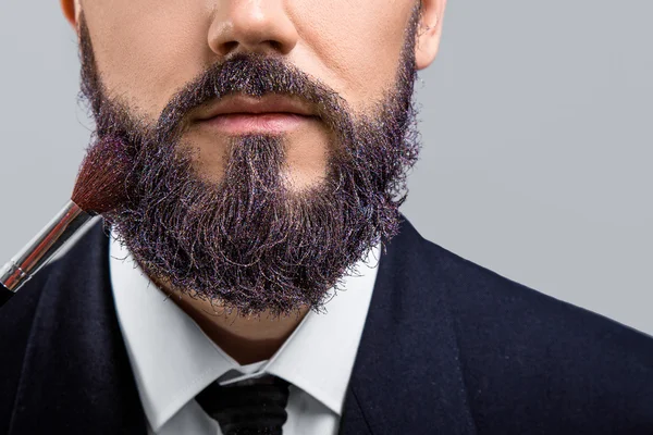 Homem com barba violeta — Fotografia de Stock