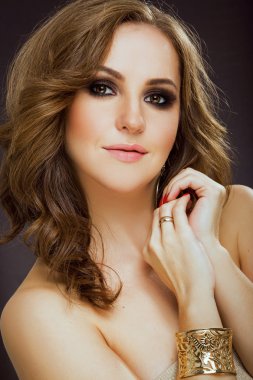 güzel esmer kız