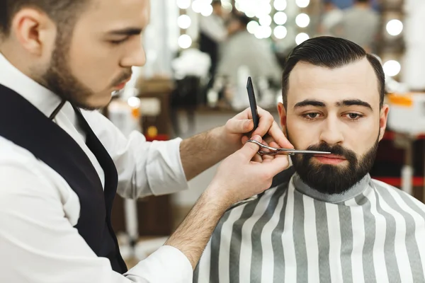 Így a szakálla fodrász — Stock Fotó