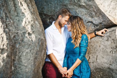 Kayalar arasında nice çift