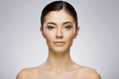 Güzel kız makyaj ve at kuyruğu